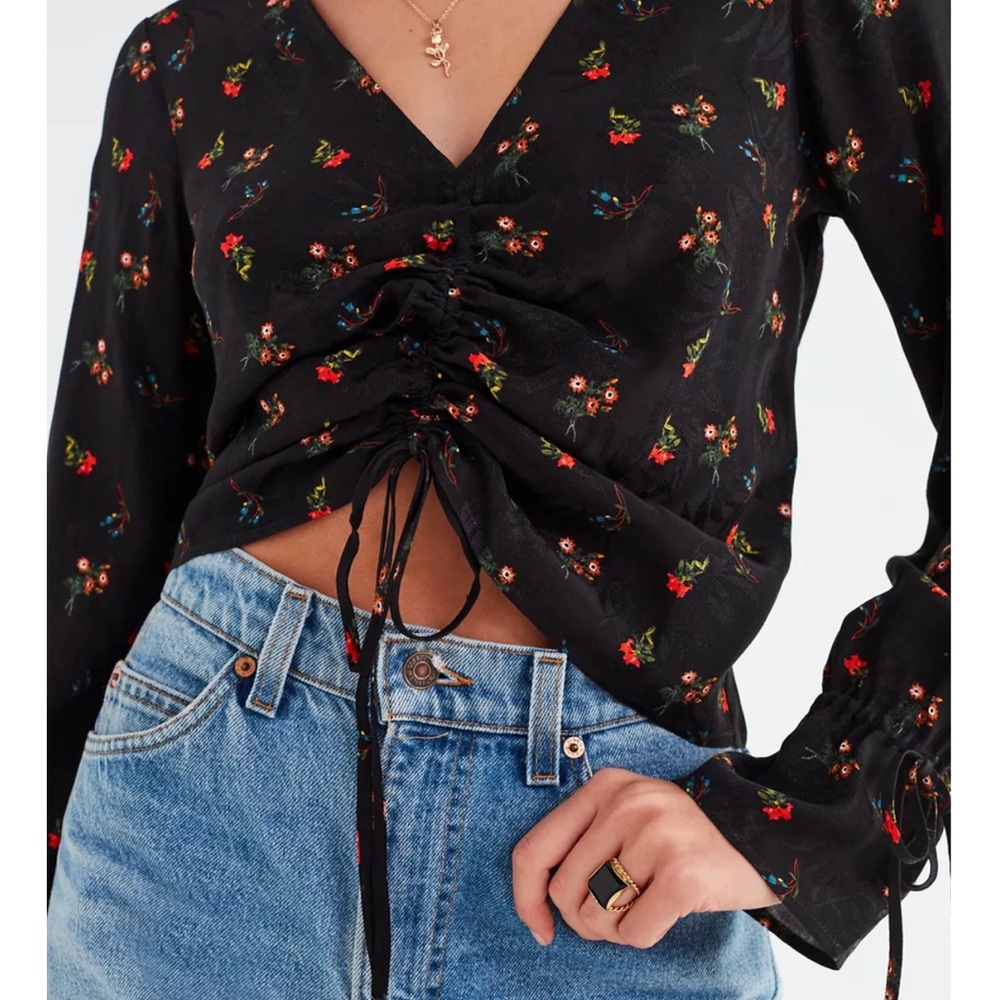 Urban Outfitters V-neck Cinched Floral Top, Small - Picture 5 of 11